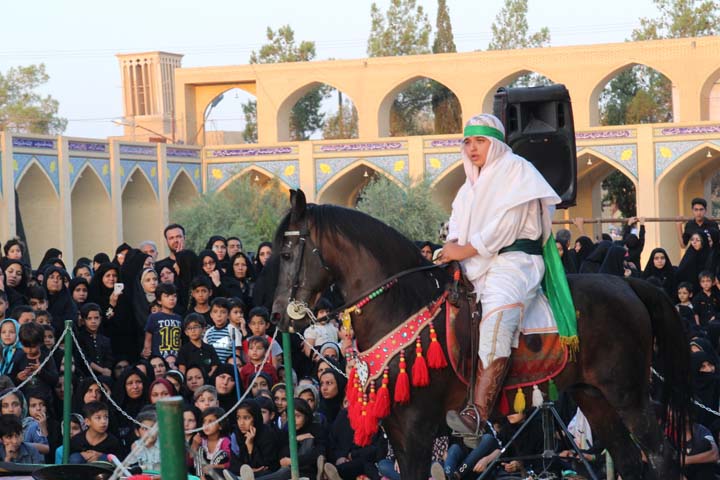 مراسم تعزیه خوانی در امامزاده سید صدرالدین قنبر میبد