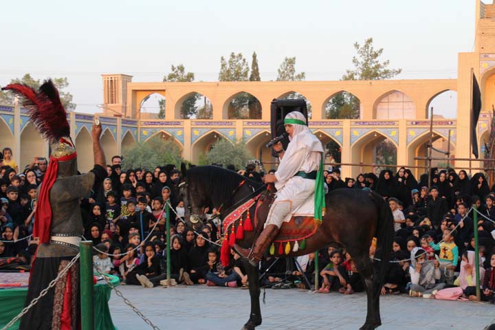 مراسم تعزیه خوانی در امامزاده سید صدرالدین قنبر میبد