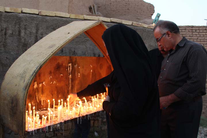 مراسم تعزیه خوانی در امامزاده سید صدرالدین قنبر میبد