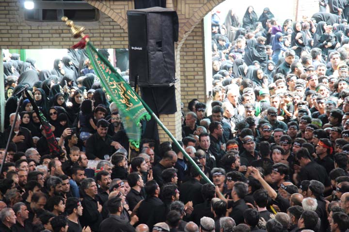 مراسم عزاداری عاشورای حسینی در حسینیه بزرگ فیروزآباد میبد