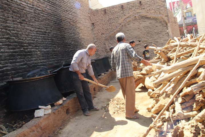 نخل برداری 400 ساله فیروزآباد میبد