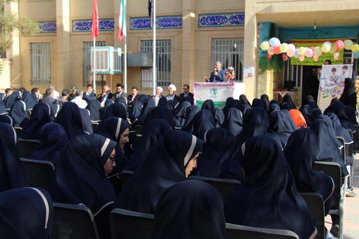 مراسم مهر عاطفه ها در دبیرستان فاطمیه مهرجرد میبد