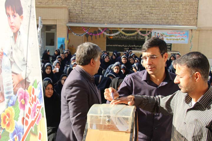 مراسم مهر عاطفه ها در دبیرستان فاطمیه مهرجرد میبد