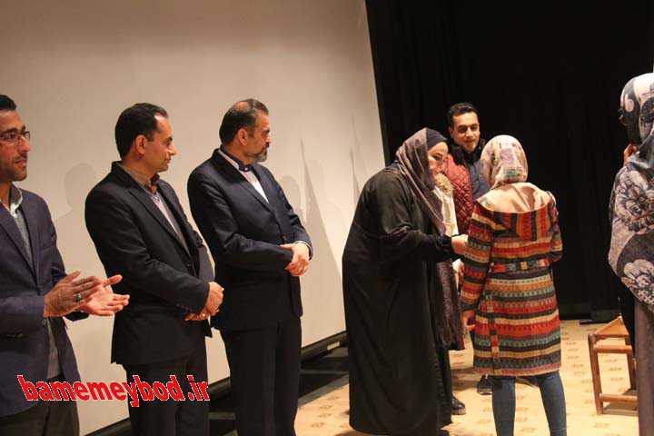 اکران فیلم «شبی که ماه کامل شد» با حضور نرگس آبیار در میبد