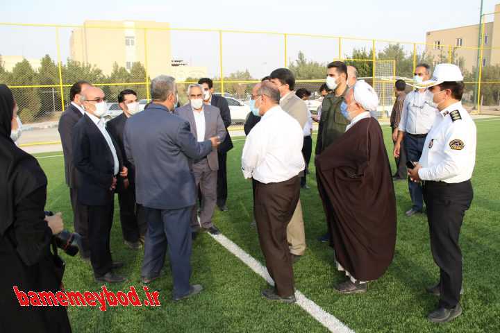 افتتاح چمن مصنوعی ورزشی خواهران و برادران دانشگاه میبد