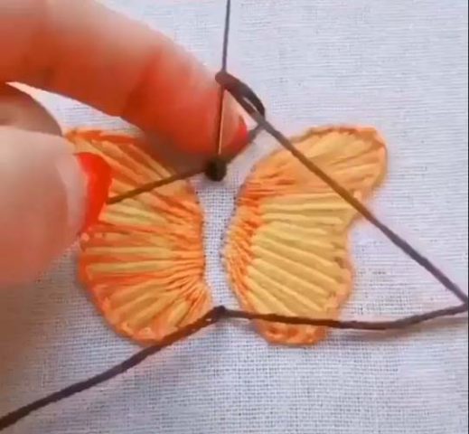 گلدوزی پروانه