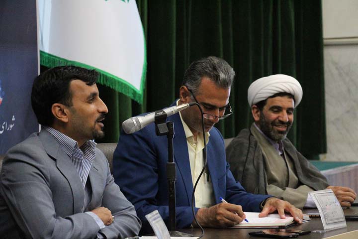 آسفالت نشست خبری شهرداری و شورای اسلامی شهر میبد